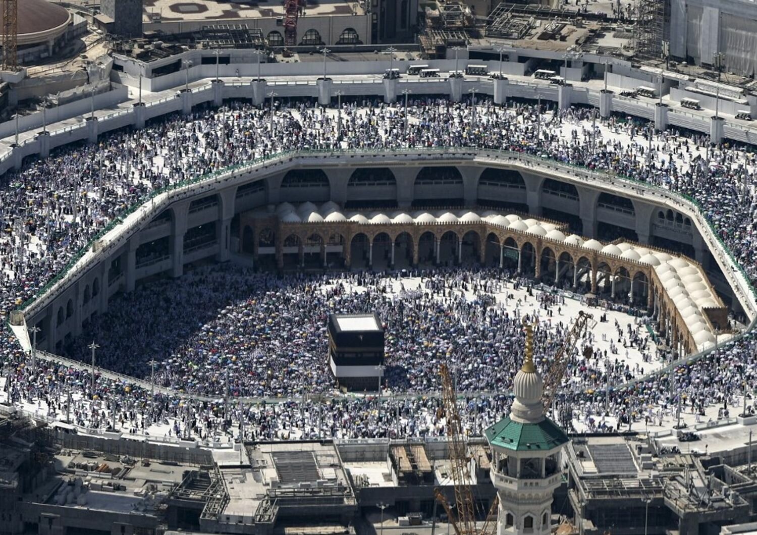Pi&ugrave; di 1,8 milioni di pellegrini si sono recati alla Mecca quest'anno