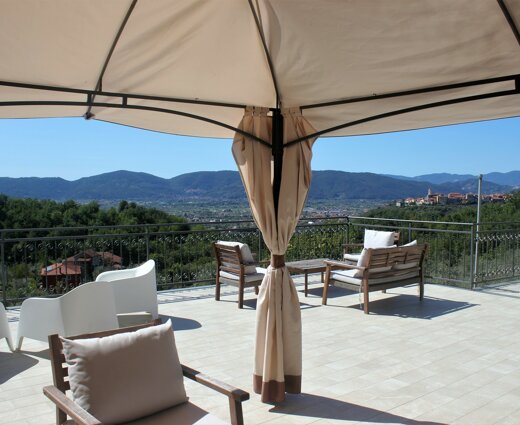 Splendida terrazza per i tuoi momenti di relax bevendo una bevanda 