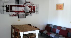 il tavolo per pranzare il tavolo per pranzare