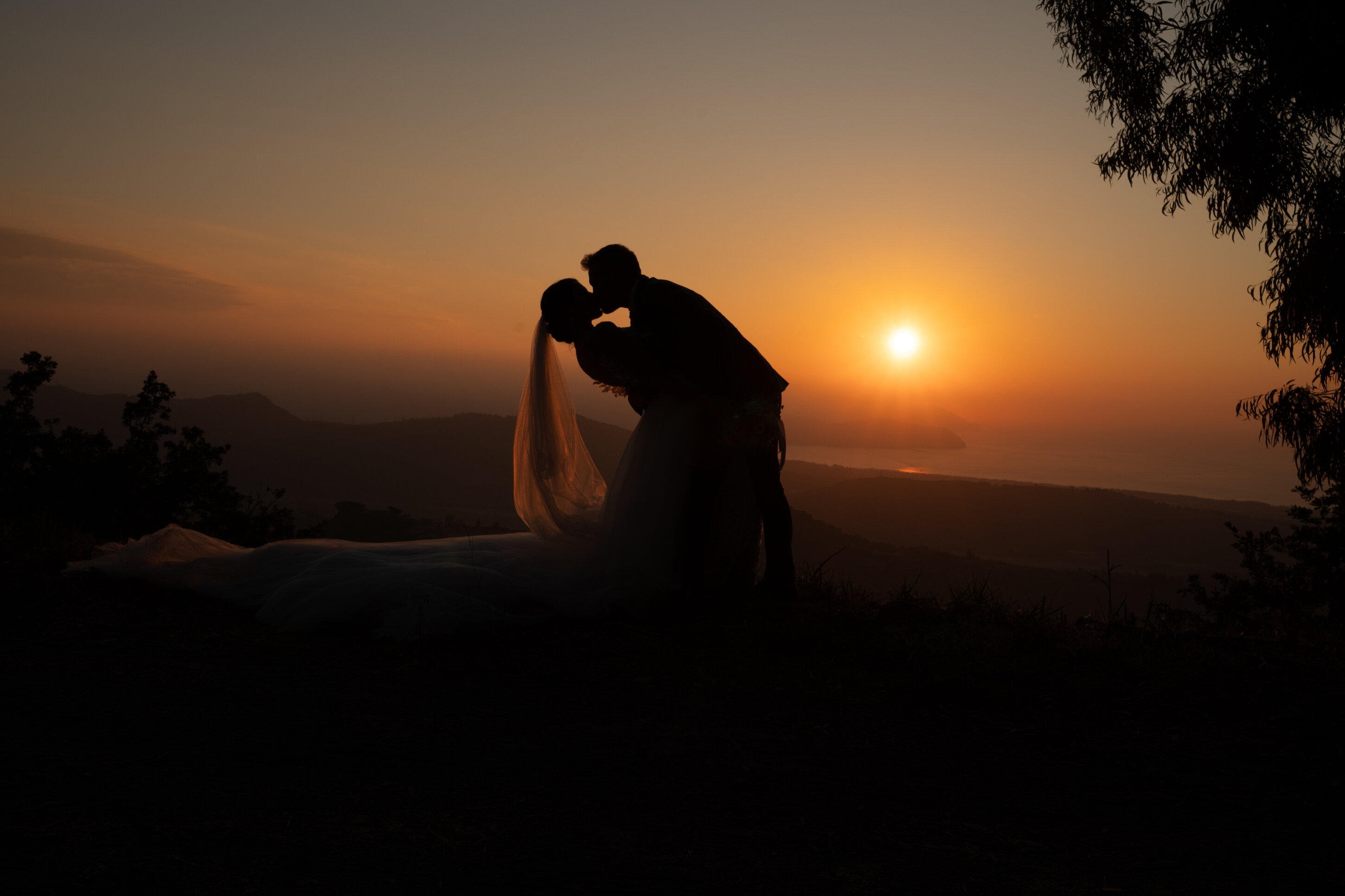 CI HANNO INSEGNATO A ORGANIZZARE MATRIMONI, NON A VIVERLI