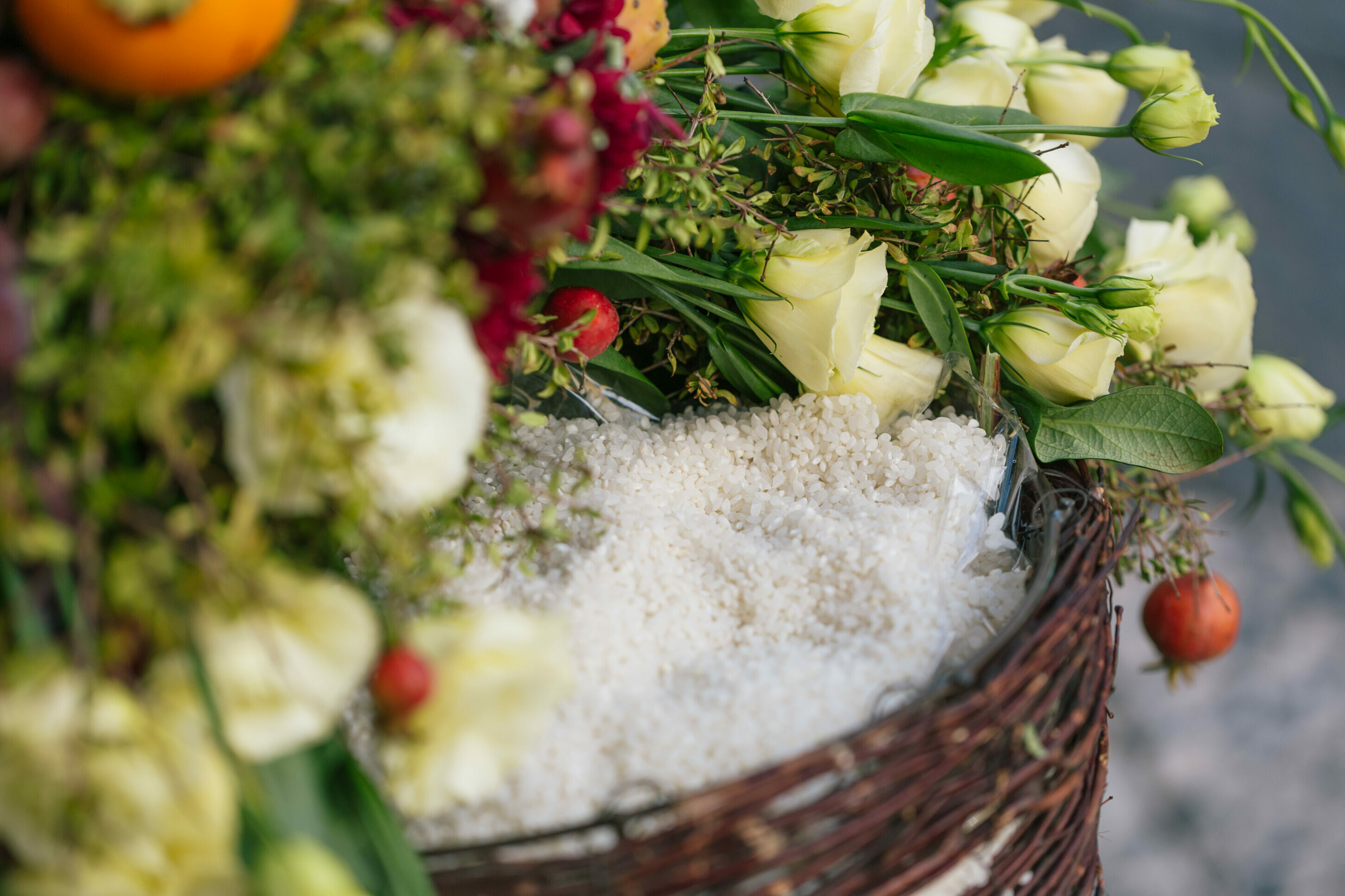 ANTICHE TRADIZIONI NUZIALI SICILIANE: TRA LEGGENDE, SIMBOLI E RITI D'AMORE ANTICHE TRADIZIONI NUZIALI SICILIANE: TRA LEGGENDE, SIMBOLI E RITI D'AMORE