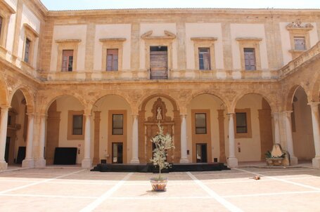 chiostro-collegio-dei.jpeg