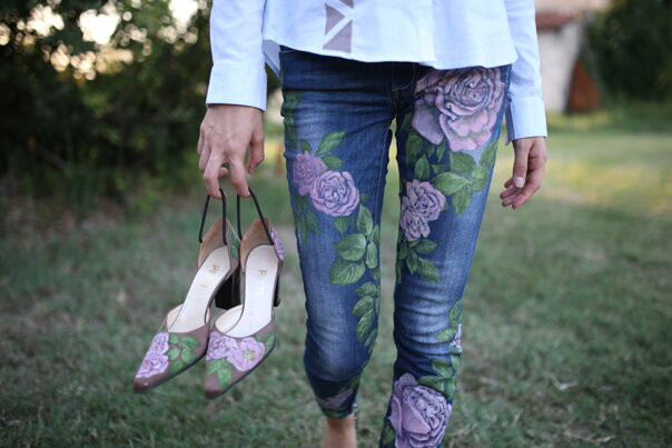 jeans - scarpe decolette_tema rose antiche (4).jpeg