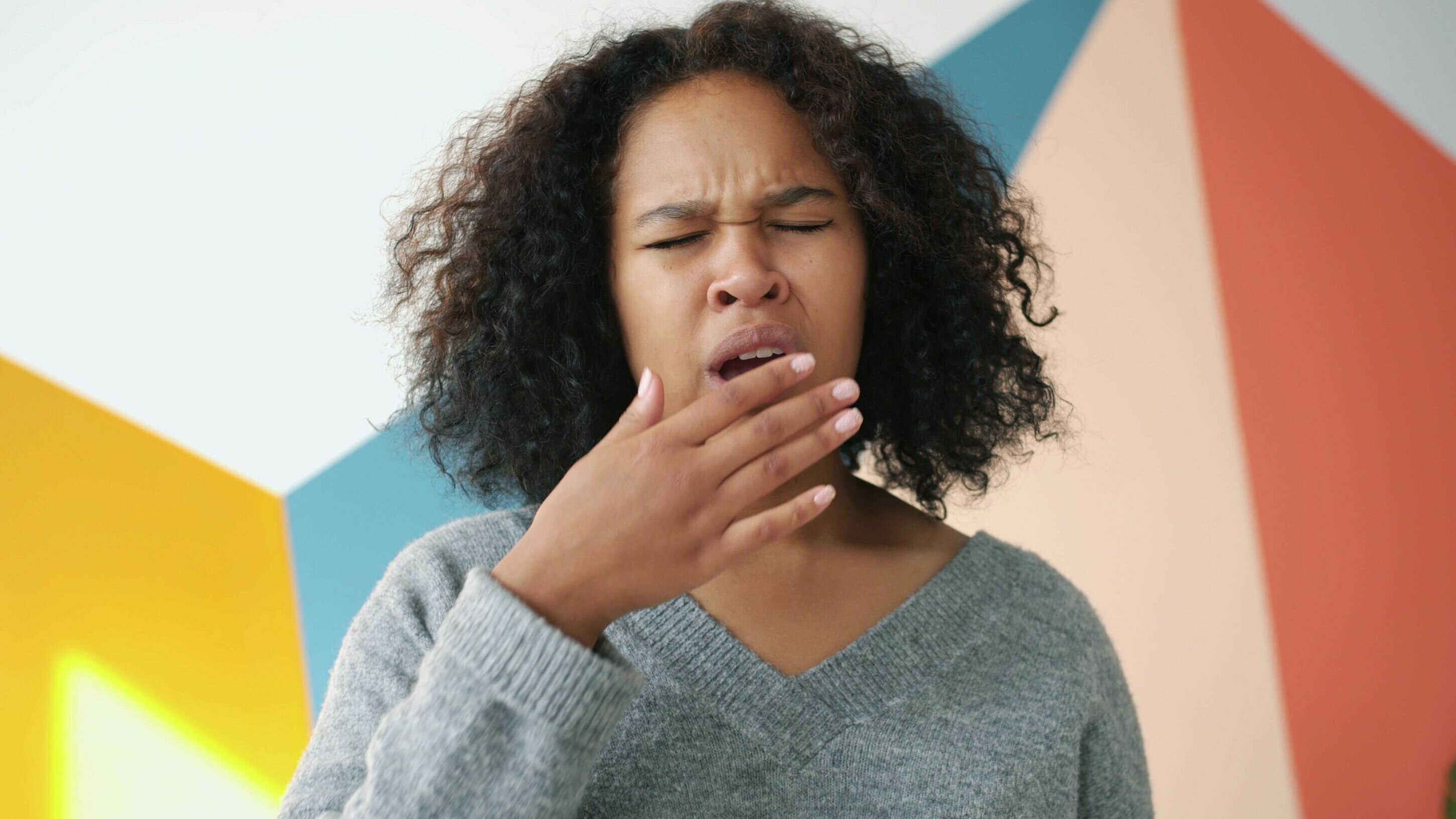 Le ore invisibili: cosa succede davvero al nostro corpo mentre dormiamo?