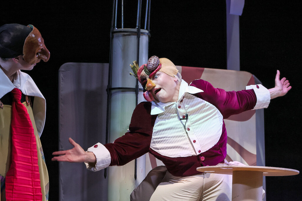 I Cavalieri di Aristofane alla Corte di Palazzo di Città di Locri I Cavalieri di Aristofane alla Corte di Palazzo di Città di Locri