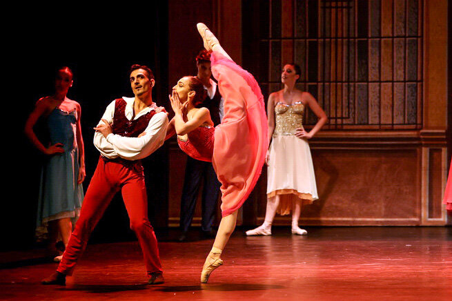 Carmen & Bolero accende la Villa Romana di Casignana