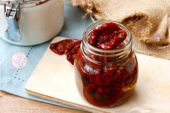 pomodori-secchi-sott-olio.jpeg pomodori-secchi-sott-olio.jpeg