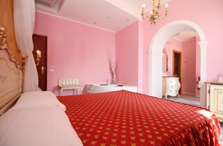 wellness%20suite%20vista%20lago%20idromassaggio%206.jpeg