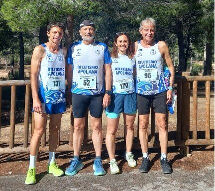 🏃‍♂️🏊‍♀️🌊 FIN DE SEMANA MUY ACTIVO PARA EL CLUB ATLETISMO APOL-ANA ENTRE CARRERAS, NATACIÓN MÁSTER Y ESPÍRITU “TRIPIRATA” ☠️🚴‍♀️💙