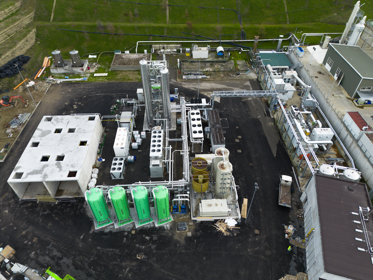 dji_fly_20240103_175302_31_1704284156979_photo