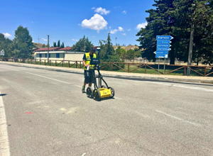 Acquisizione dati georadar in campo. Acquisizione dati georadar in campo.