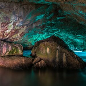 eyJpdCI6IlZpc2l0YSBsYSBncm90dGEgdmVyZGUgZGkgQW5kcmFubyJ9