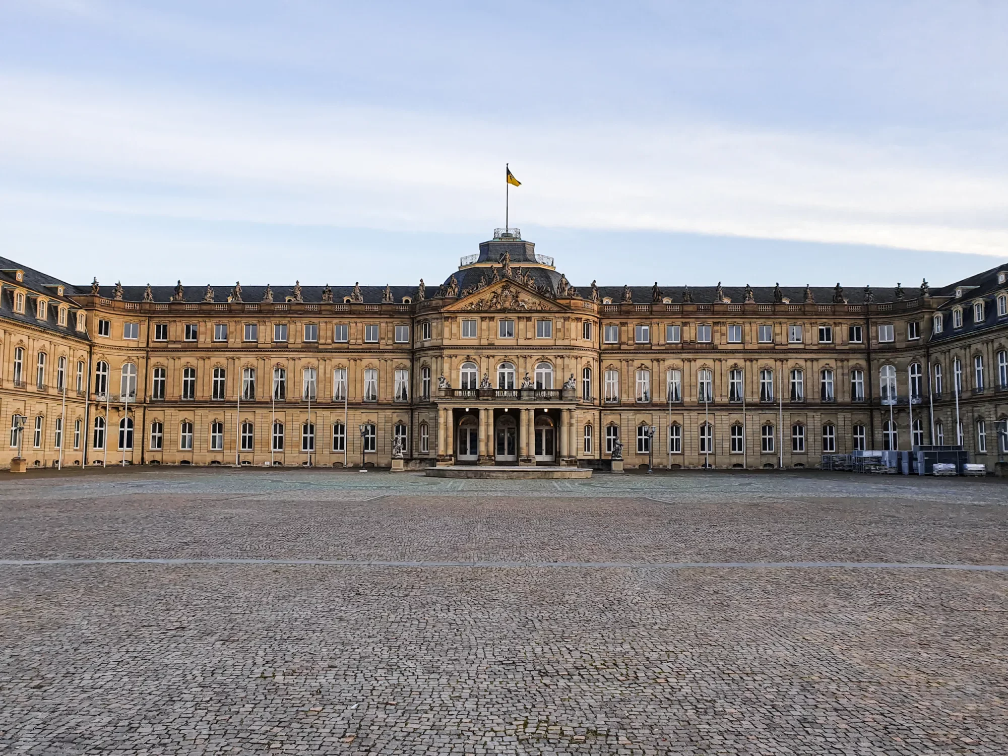 stuttgart_schlossplatz-3.webp