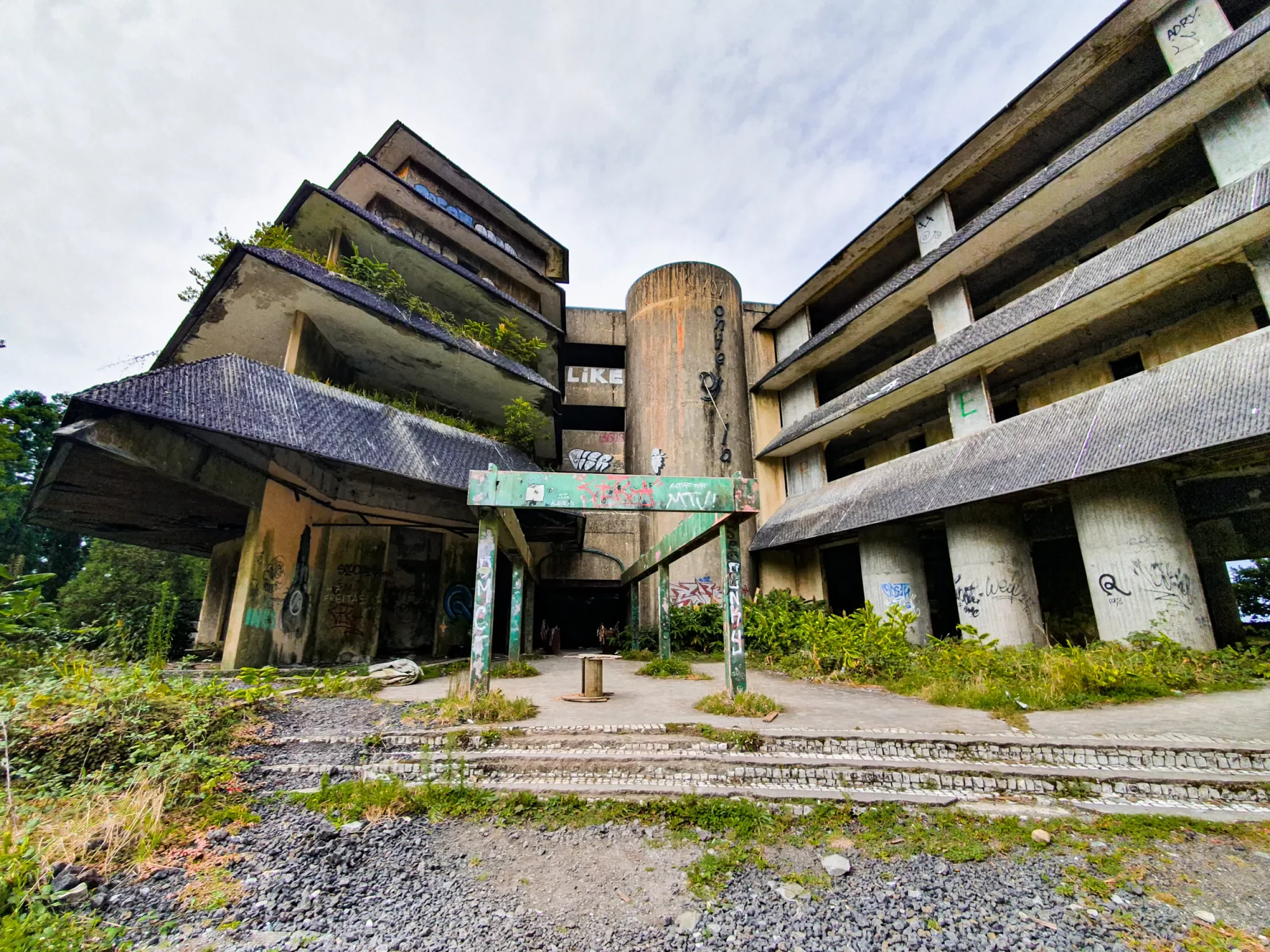 azoren_lost-place-1.webp azoren_lost-place-1.webp