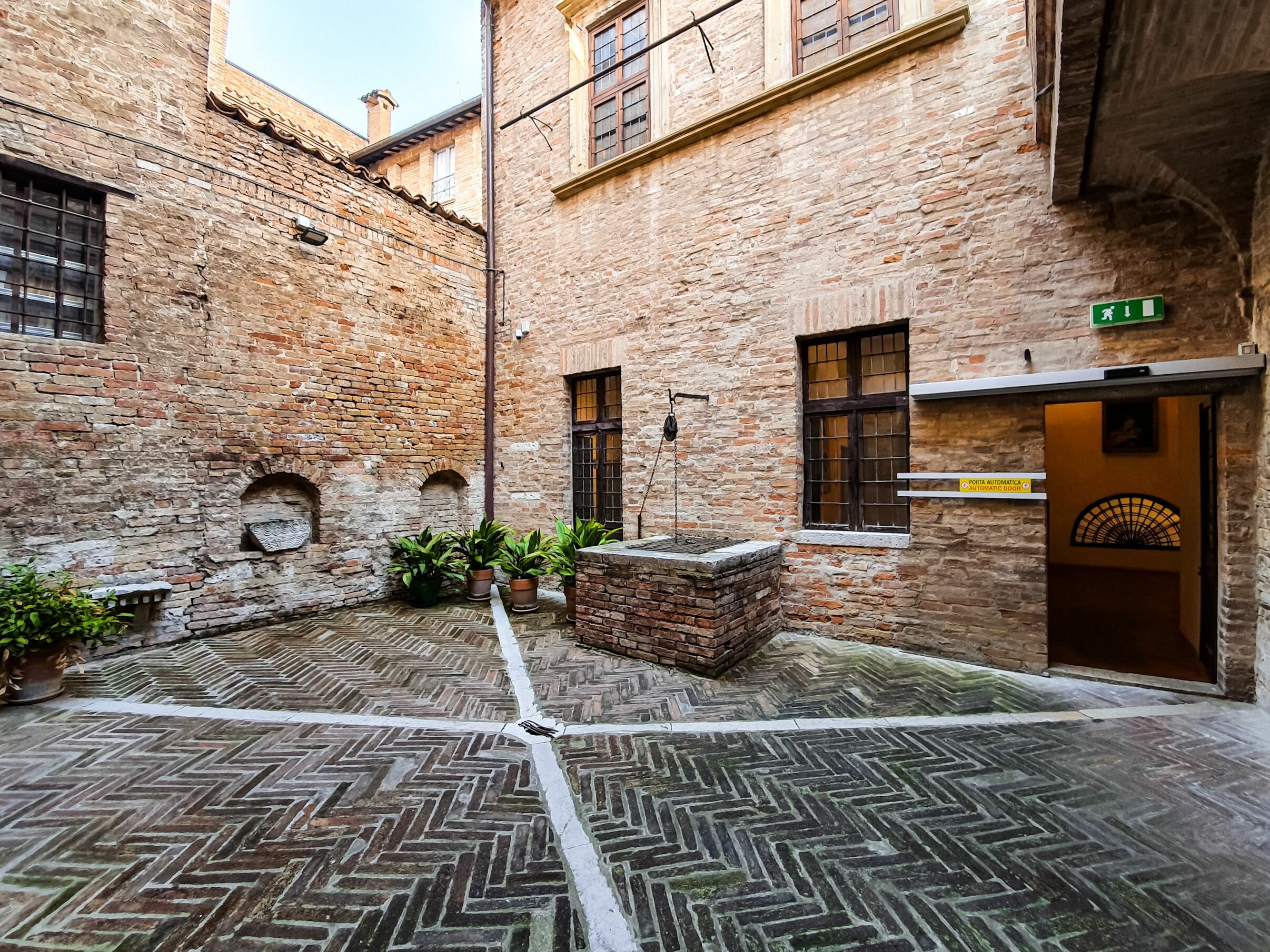 urbino_casa-santi1.jpeg urbino_casa-santi1.jpeg