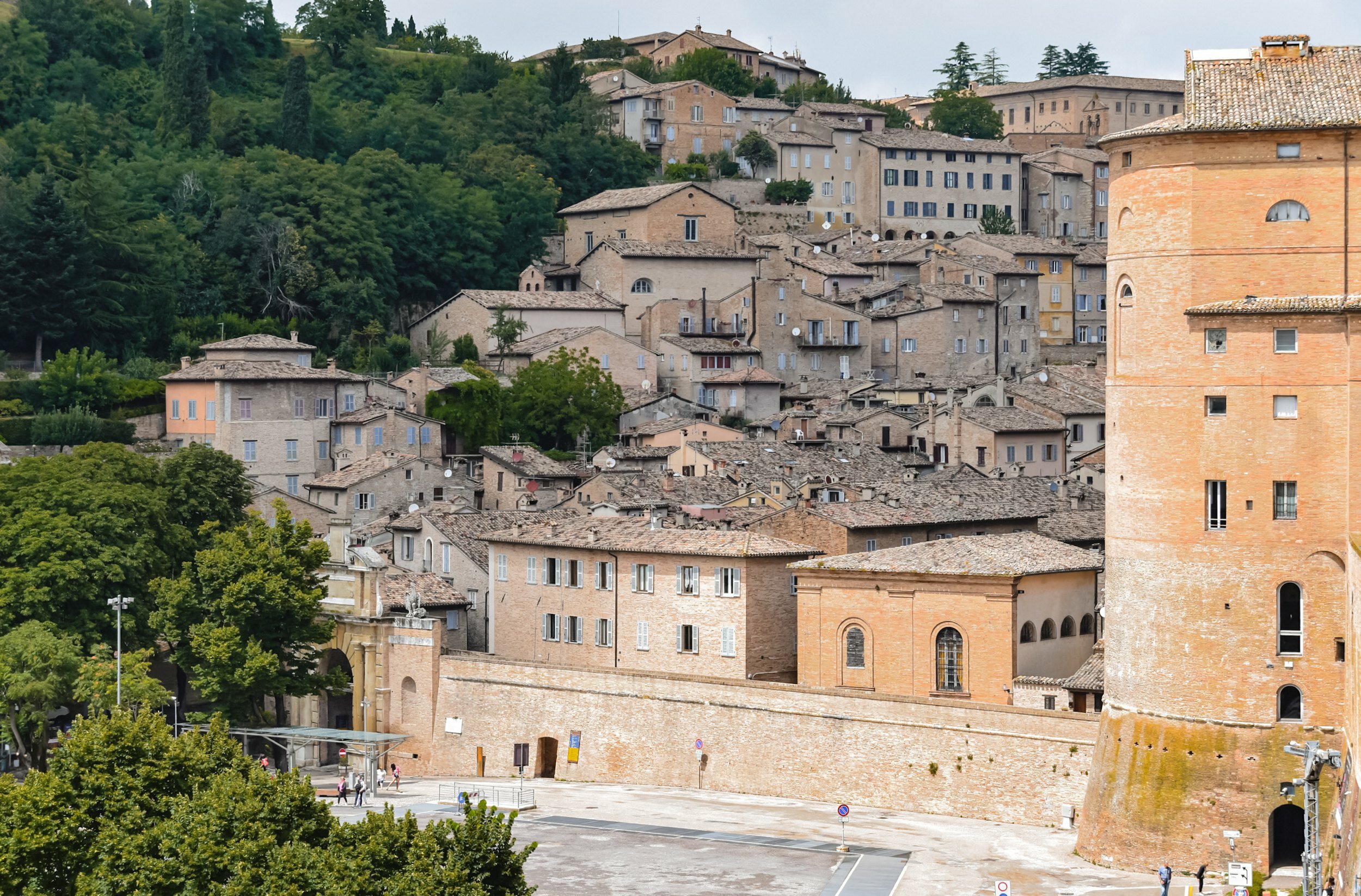 urbino_vista-via-stretta2.jpeg urbino_vista-via-stretta2.jpeg