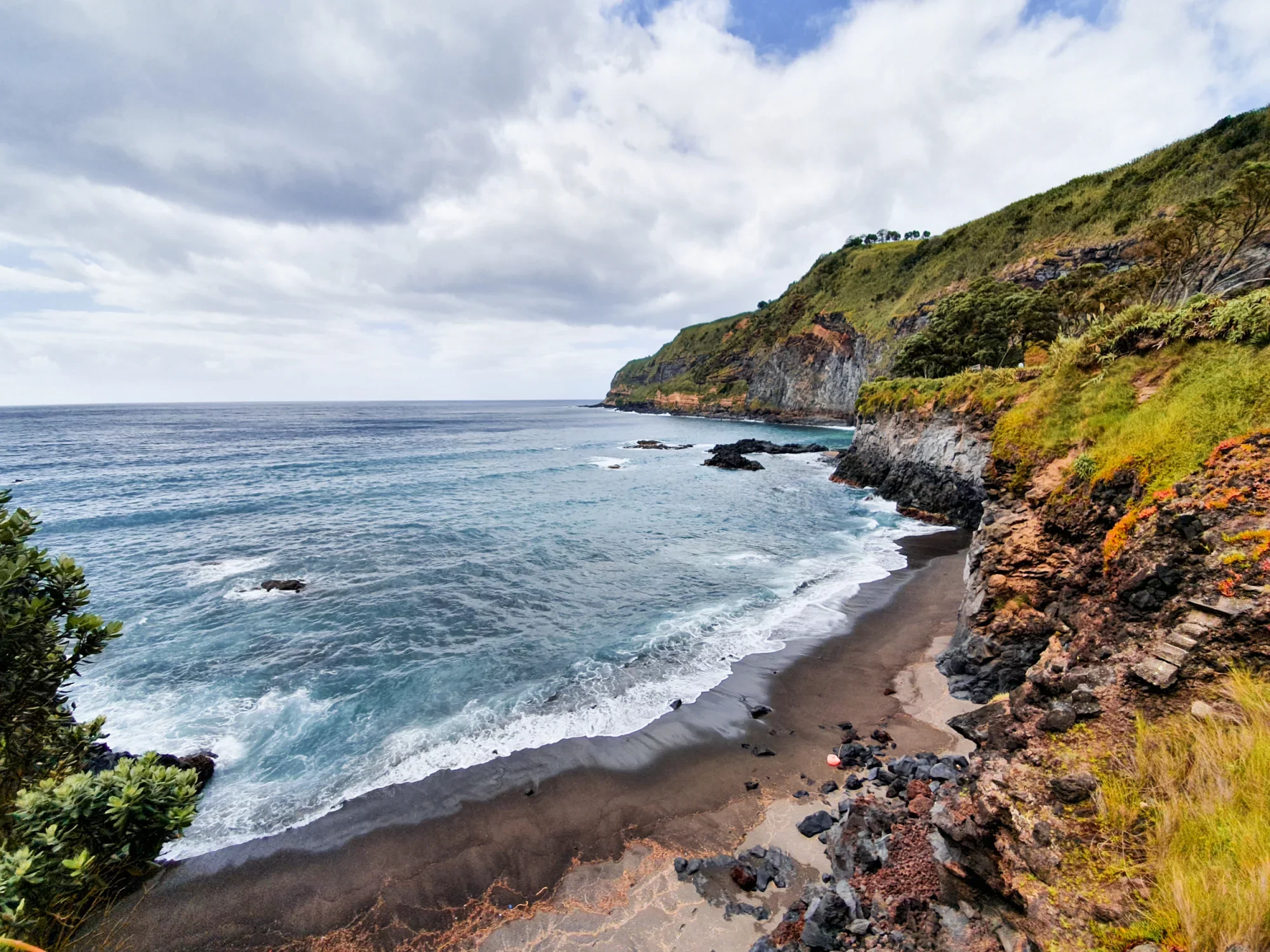 azoren_praia-caloura.webp