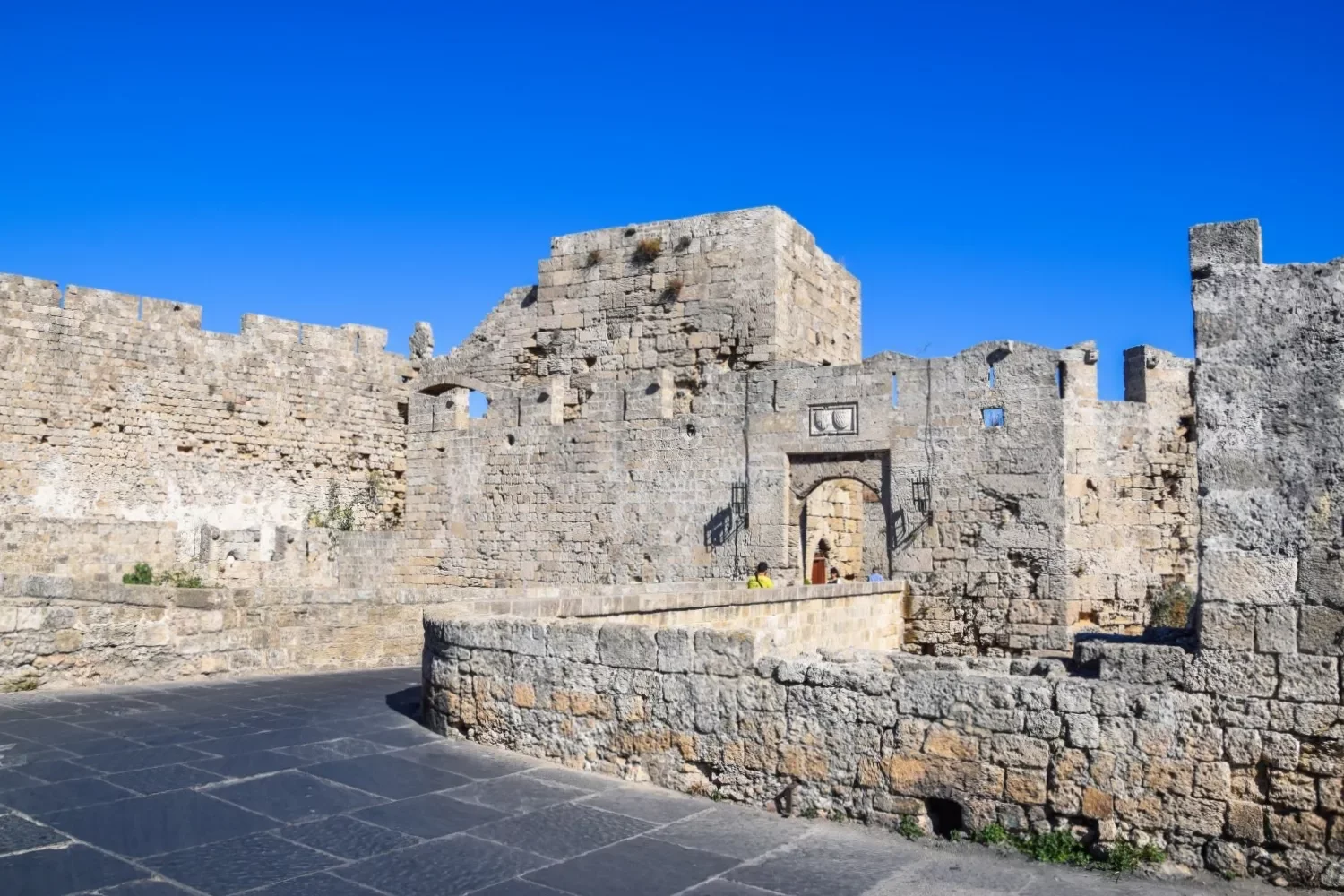 rhodos_stadtmauer-2.webp rhodos_stadtmauer-2.webp
