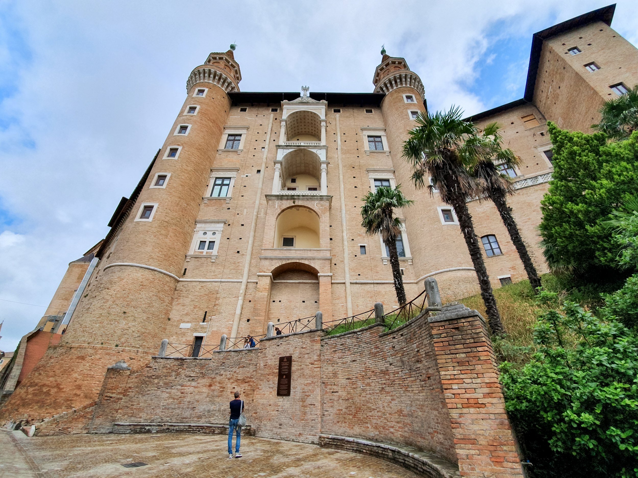 urbino_palazzo-ducale_1.jpeg urbino_palazzo-ducale_1.jpeg
