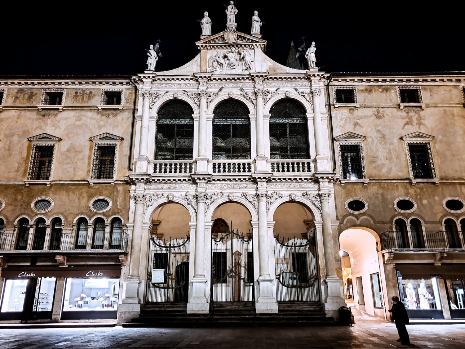 piazza-dei-signori-vicenza_3.jpeg piazza-dei-signori-vicenza_3.jpeg