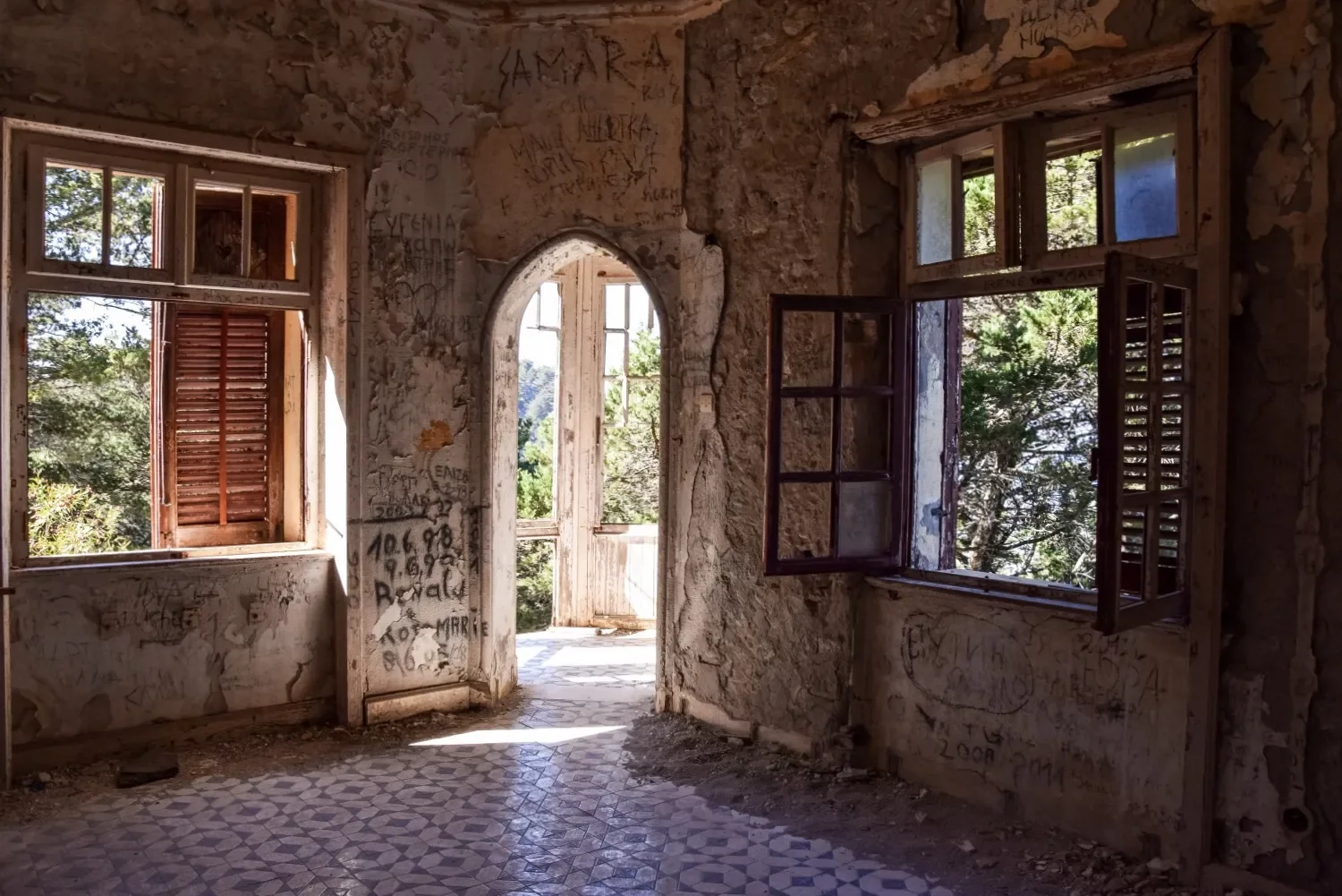 rhodos_casa-mussolini-2.webp rhodos_casa-mussolini-2.webp