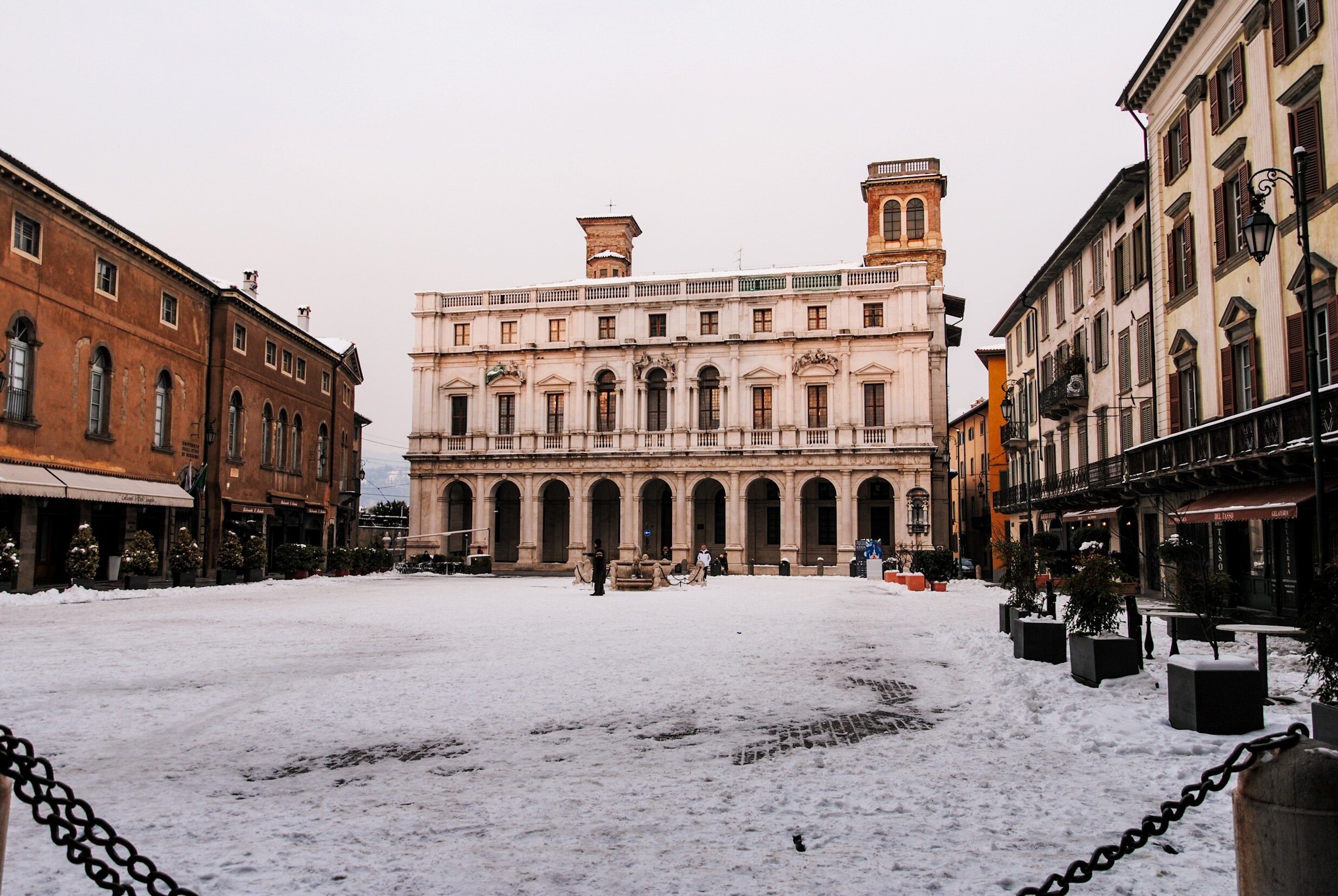 bergamo_piazza-vecchia-palazzo-nuovo.jpeg bergamo_piazza-vecchia-palazzo-nuovo.jpeg
