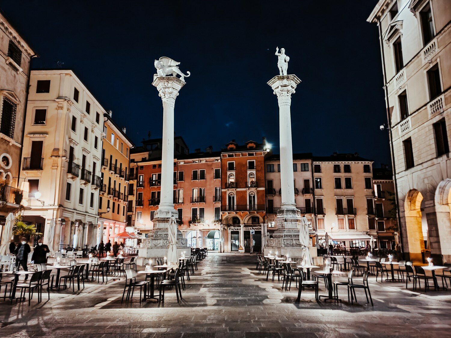 piazza-dei-signori_2.jpeg piazza-dei-signori_2.jpeg
