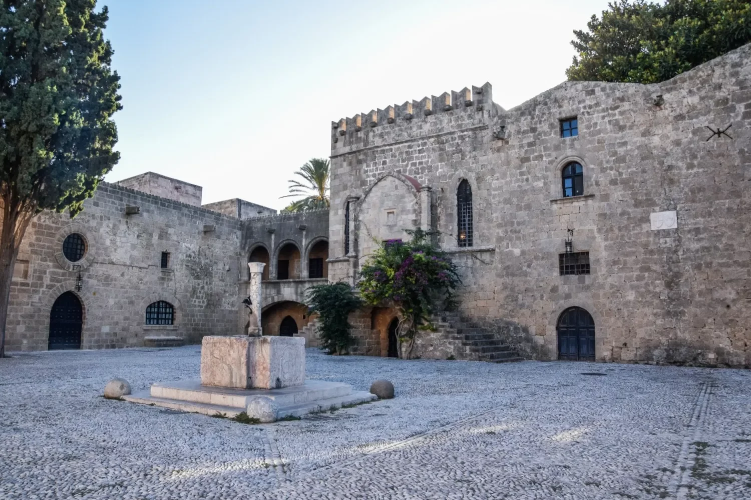 rhodos_argyrokastro-platz.webp rhodos_argyrokastro-platz.webp
