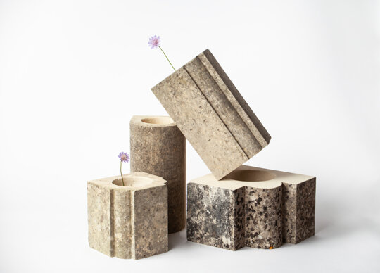 Licheni vasi materiale litico recupero con licheni design by errepiuesse Licheni vasi materiale litico recupero con licheni design by errepiuesse