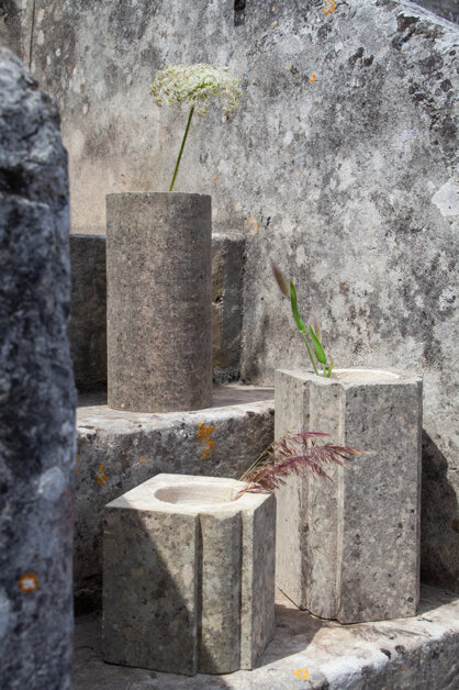 Licheni vasi materiale litico recupero con licheni design by errepiuesse Licheni vasi materiale litico recupero con licheni design by errepiuesse