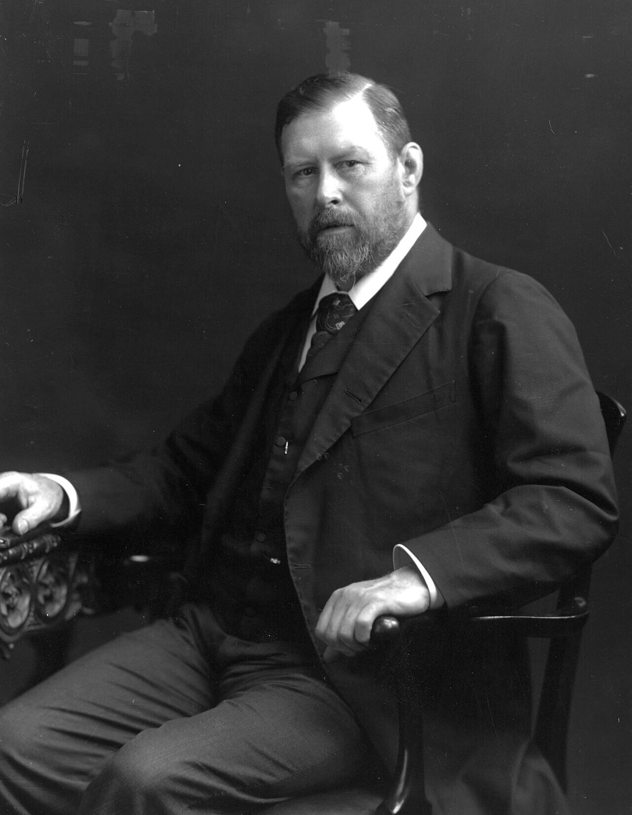 bram_stoker_1906.jpeg bram_stoker_1906.jpeg