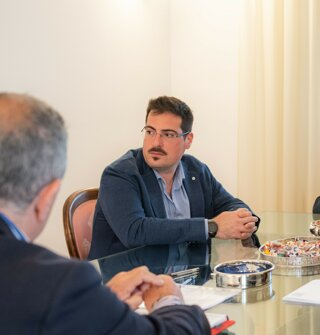 consulenza%20con%20clienti consulenza%20con%20clienti