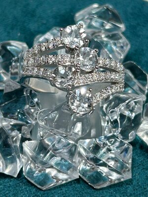 anello-quadrilogy-topazio-bianco-e-moissanite