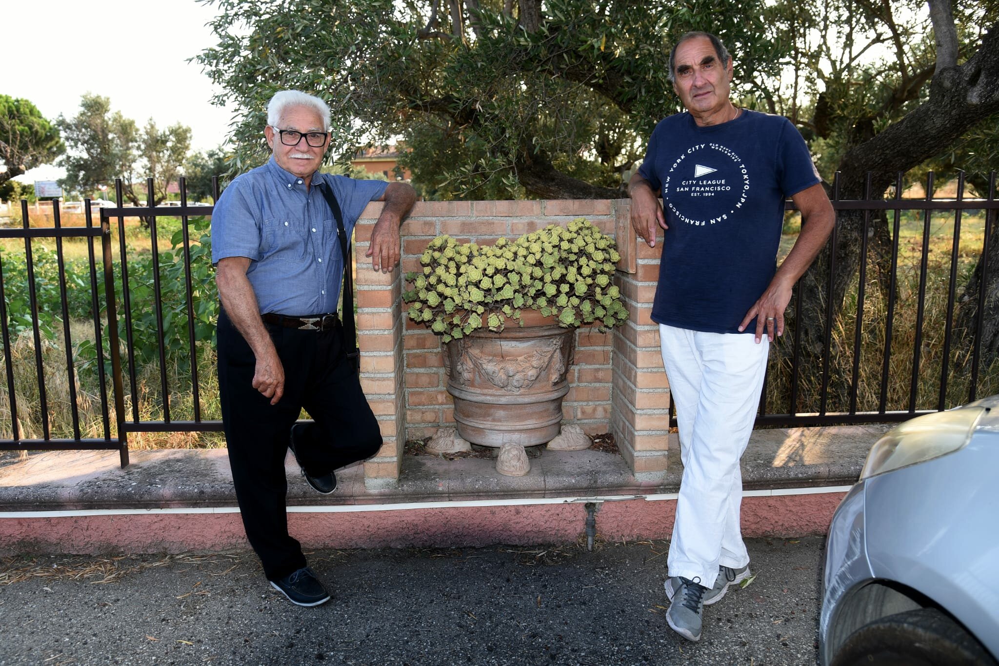 Ad Alta Vista di Zagarise l'operatore economico Antonio Marino d&agrave; la disponibilit&agrave; di piantare un albero per ogni neonato o adottato Iniziativa personale a titolo totalmente gratuito.