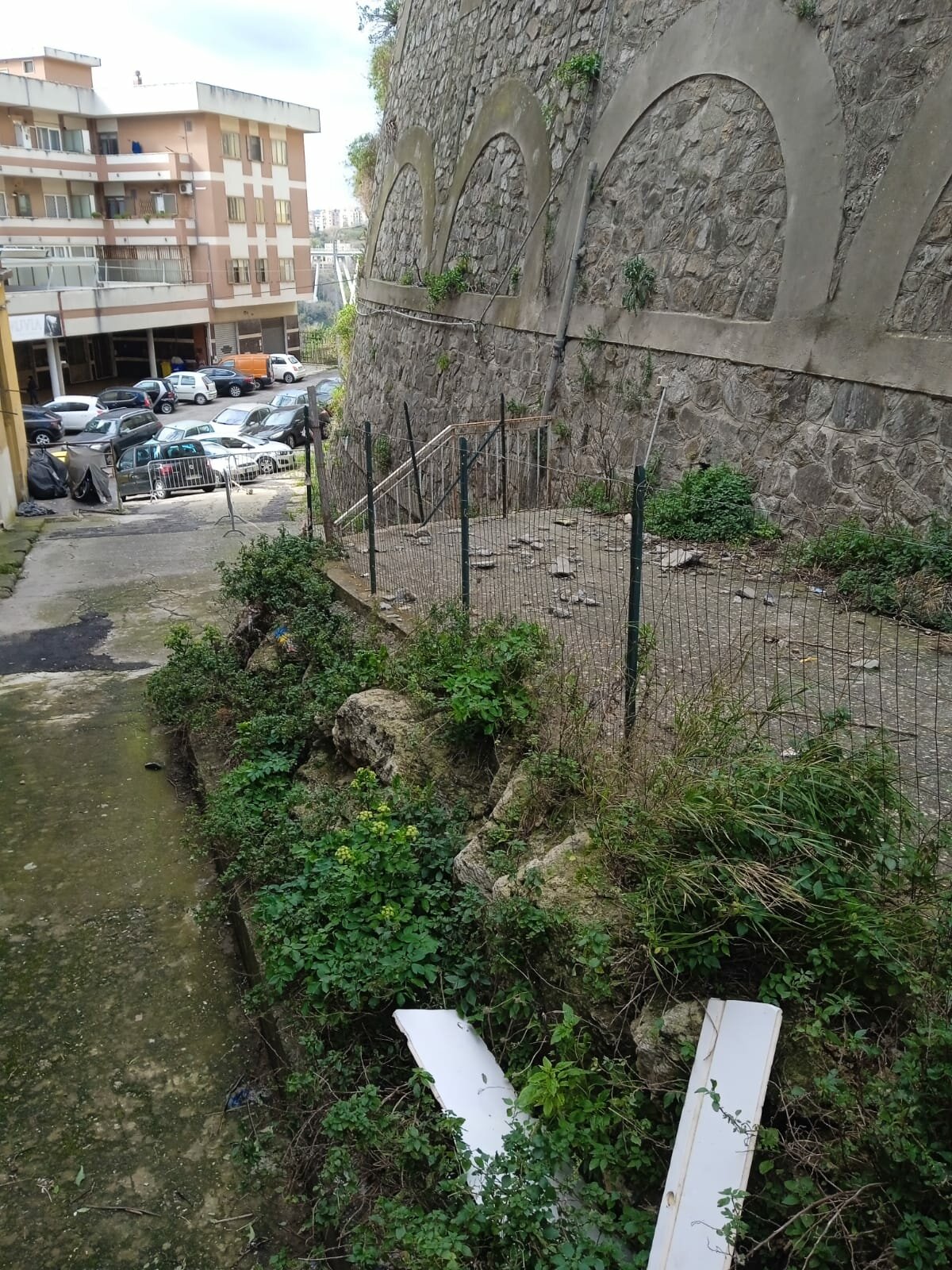 muro-pericolante-catanzaro.jpeg muro-pericolante-catanzaro.jpeg