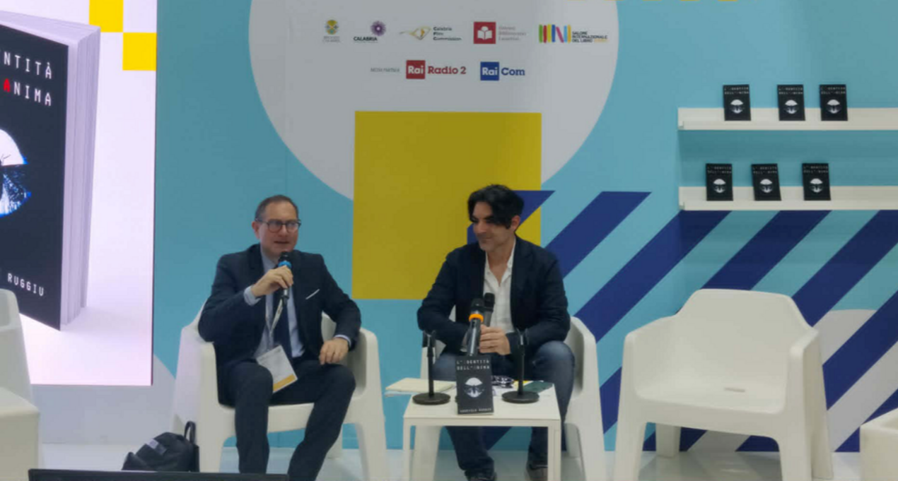 L'autore soveratese Gabriele Ruggiu, presenta la sua opera alla Fiera Internazionale del Libro a Torino