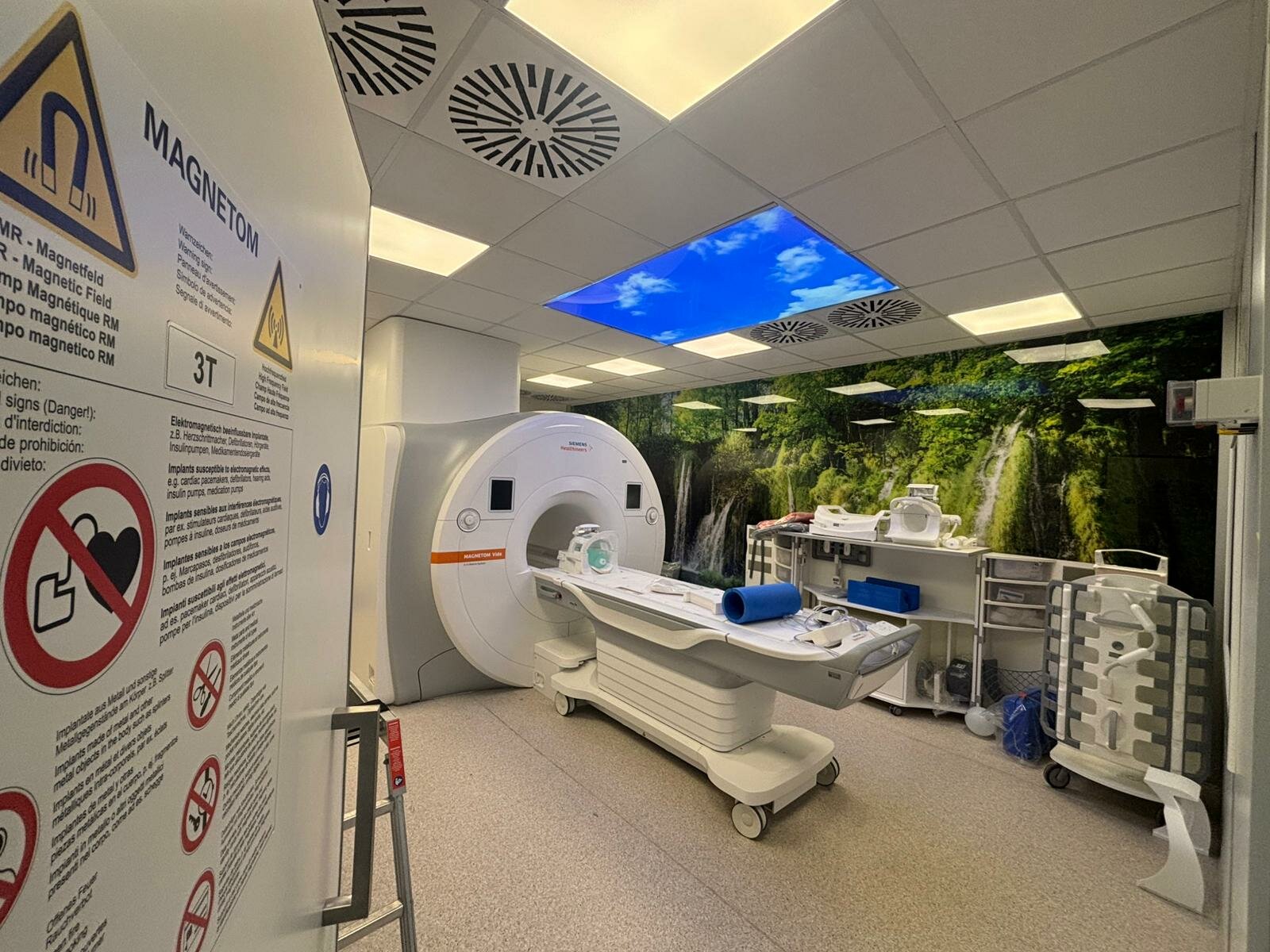 “NUOVO OSPEDALE”: L’ARMA DI DISTRAZIONE DI MASSA CHE NASCONDE IL COLLASSO DELLA SANITÀ CATANZARESE “NUOVO OSPEDALE”: L’ARMA DI DISTRAZIONE DI MASSA CHE NASCONDE IL COLLASSO DELLA SANITÀ CATANZARESE