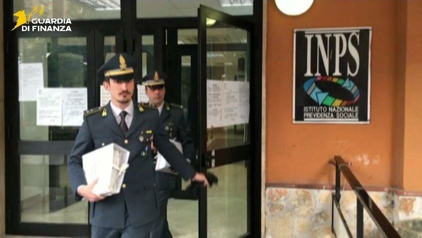 LA GdF DI CATANZARO HA INDIVIDUATO 73 LAVORATORI IN NERO. COMMINATE SANZIONI AI DATORI DI LAVORO PER OLTRE 420 MILA EURO.