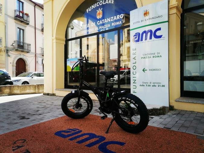 Bici elettriche dell&rsquo;AMC sparite dai radar: Sergio Costanzo chiede conto a Fiorita e Brancaccio