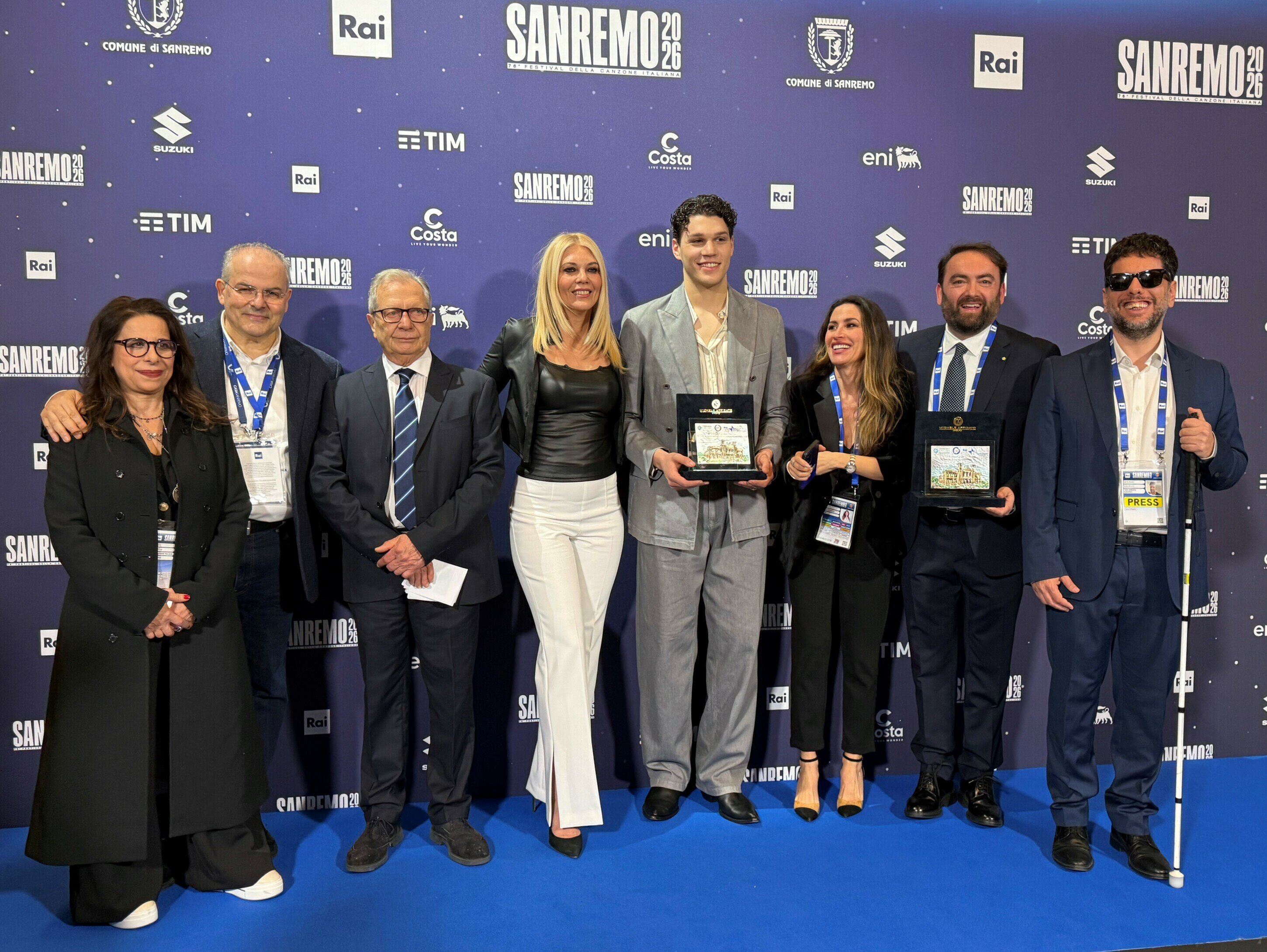 Sanremo: Nicol&ograve; Filippucci vince il Premio Carolina Picchio realizzato da Affidato Un riconoscimento al miglior testo su tematiche sociali tra le canzoni in gara al Festival