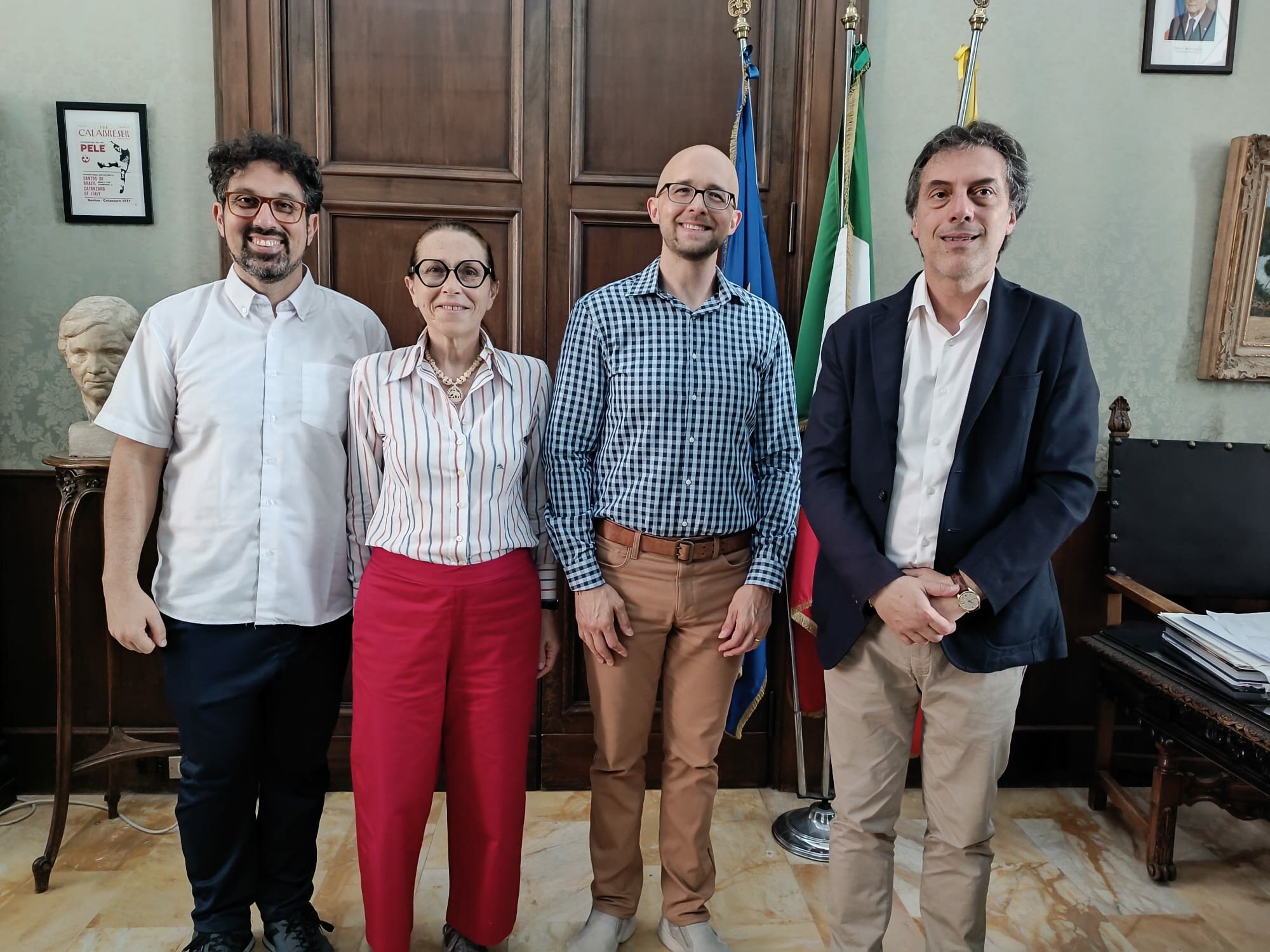 Musica, domenica a Catanzaro in esclusiva europea l&rsquo;opera corale &ldquo;Odes to Love&rdquo; / Il sindaco Fiorita e l&rsquo;assessora Monteverdi hanno accolto il maestro statunitense Julian David Bryson accompagnato dal collega Giulio De Carlo