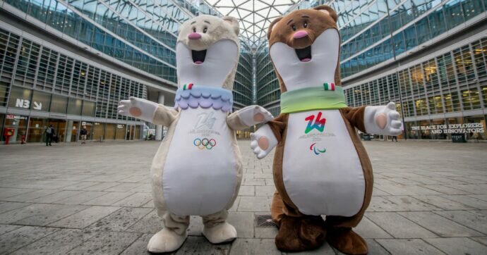 I ragazzi dell&rsquo;Istituto &ldquo;Costantino Mustari&rdquo; di Taverna, vincitori nel 2023 del contest nazionale per la realizzazione delle mascotte ufficiali delle Olimpiadi Invernali di Milano Cortina, Tina e Milo, hanno partecipato alla cerimonia di chiusura dei Giochi