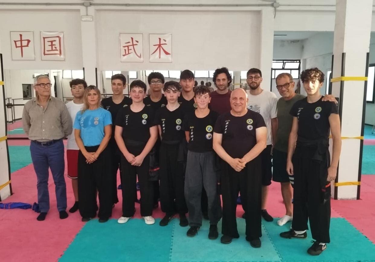 Giornata storica per l'Accademia Nazionale di Wushu Kung-Fu di Catanzaro: sette giovani conquistano la cintura nera coronando un sogno iniziato da bambini