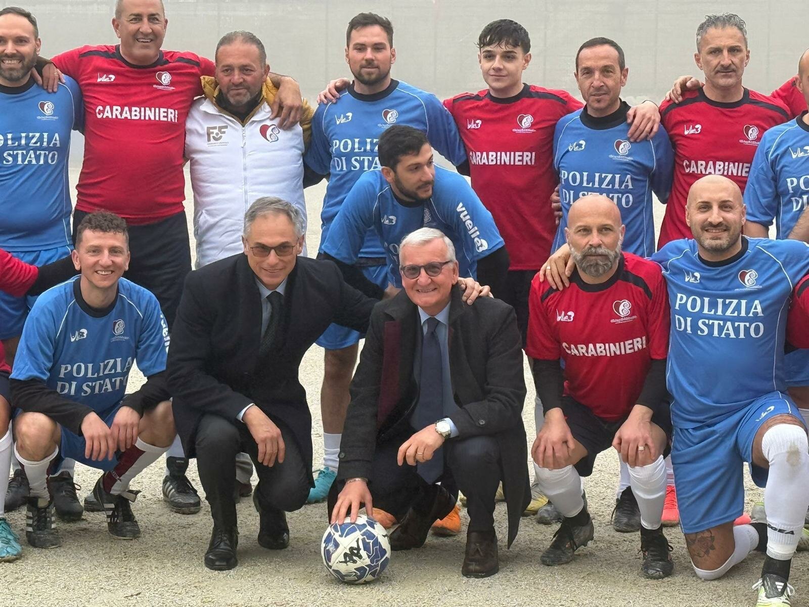 La Polizia di Stato partecipa, unitamente all&rsquo;Arma dei Carabinieri, alla Partita del Cuore organizzata dall&rsquo;associazione &ldquo;Gli Angeli del Sorriso&rdquo;