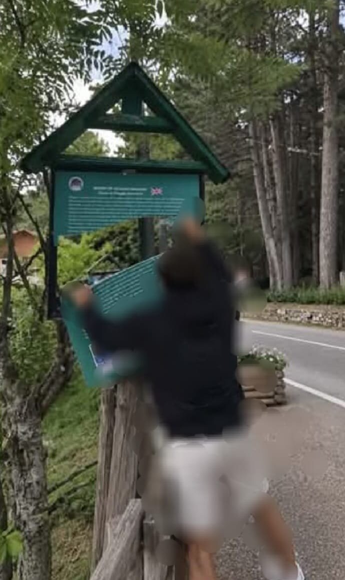 cartelli-rotti--(1).jpeg