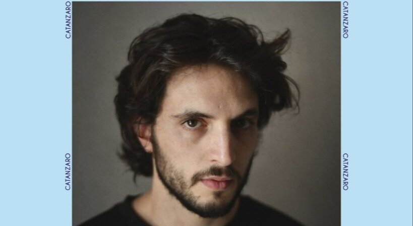 SCHERMI 2026 DIVINA MANIA RIPORTA IL CINEMA ITINERANTE A CATANZARO DOMANI GIACOMO FERRARA INAUGURA LA RASSEGNA