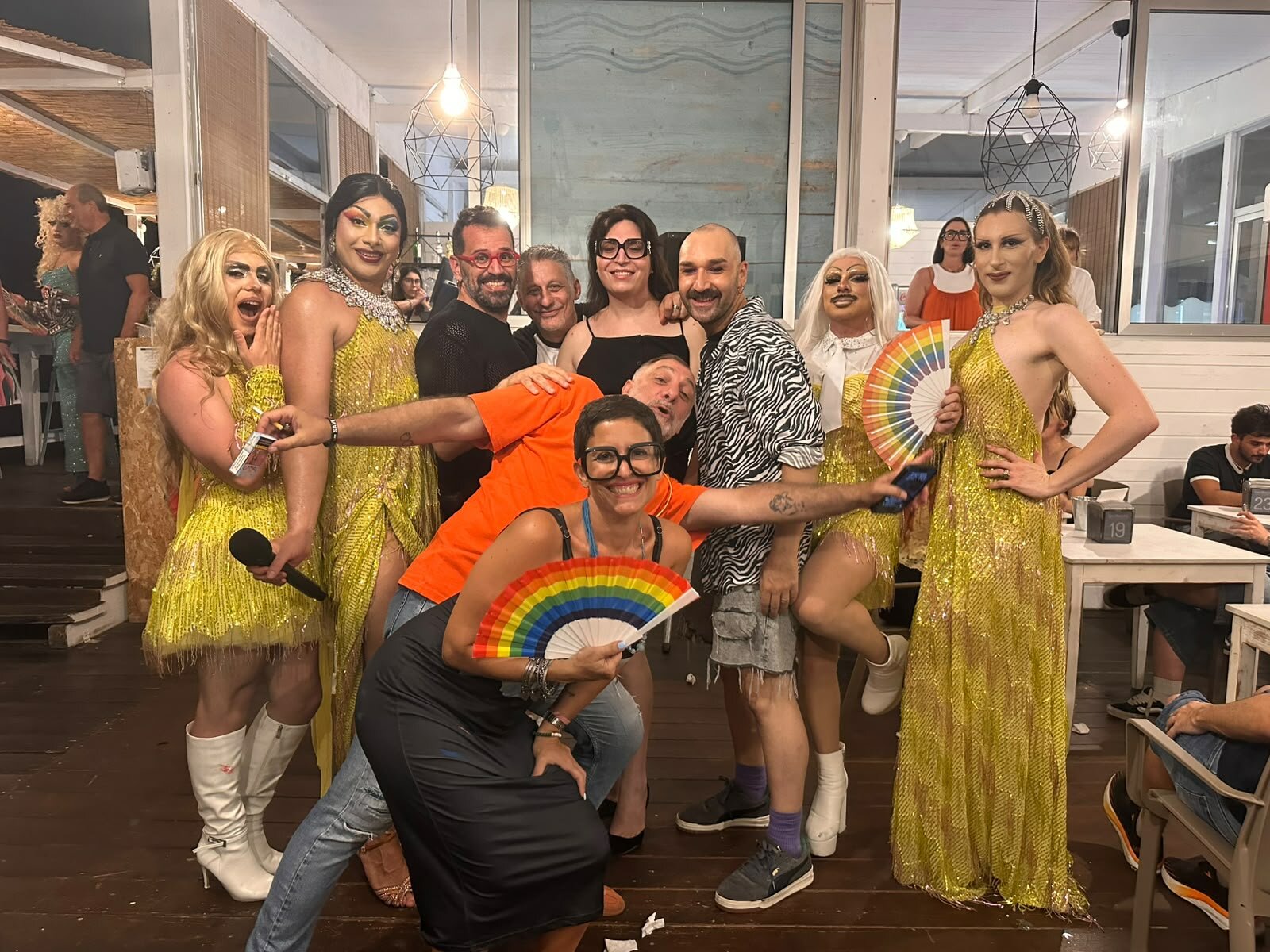 Arte, memoria e diritti: il Pride accende il Lido Mancuso nel ricordo di Stonewall, Mirko e Katy