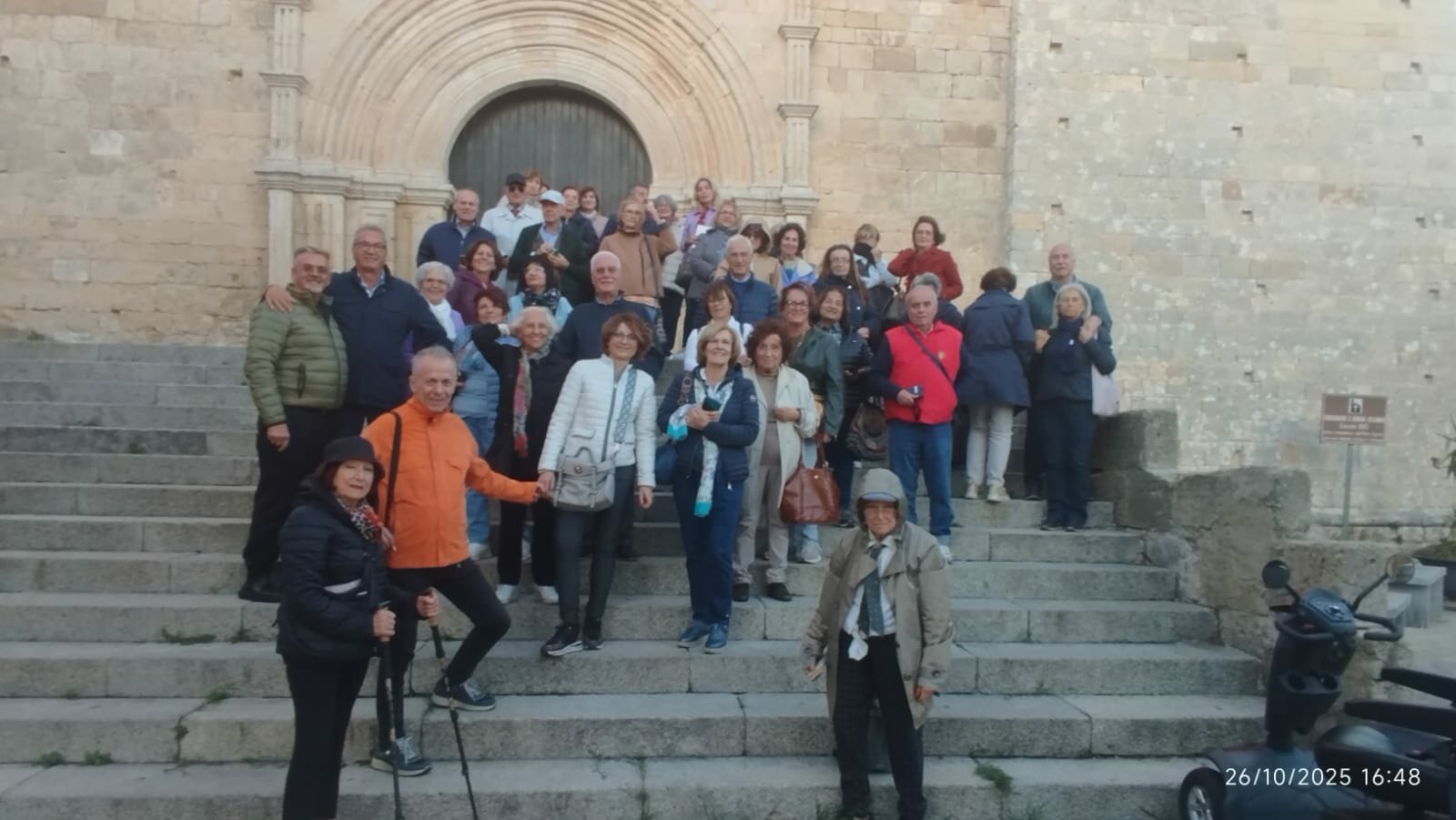 Folto gruppo di visitatori incantato dal Duomo di Cropani e dai suoi segreti Il presidente della Pro Loco Grano: giornata culturale all'insegna del turismo e dell'accoglienza