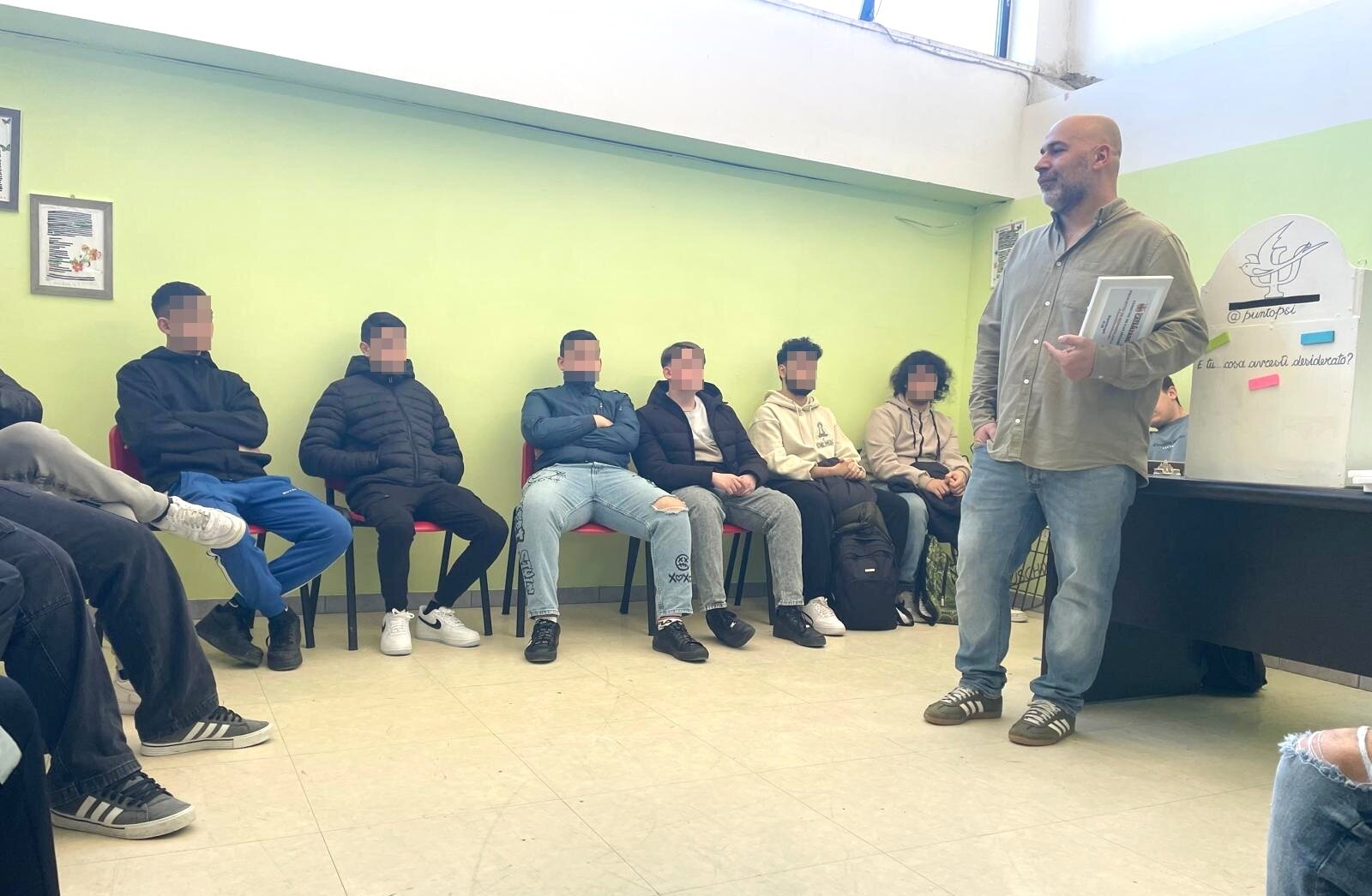 Il progetto &ldquo;#AvreiDesiderato&rdquo; parte dall&rsquo;I.P.S.I.A. Belcaro: &ldquo;Uno strumento, anche questo, per aprirsi dei varchi in fasce di popolazione altrimenti difficili da penetrare e cogliere nelle sfumature esistenziali pi&ugrave; intime&rdquo;