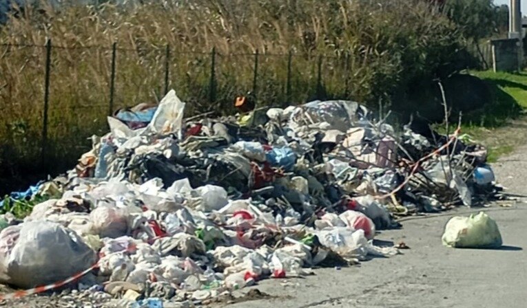 Via Guglia situazione imbarazzante e inaccettabile.